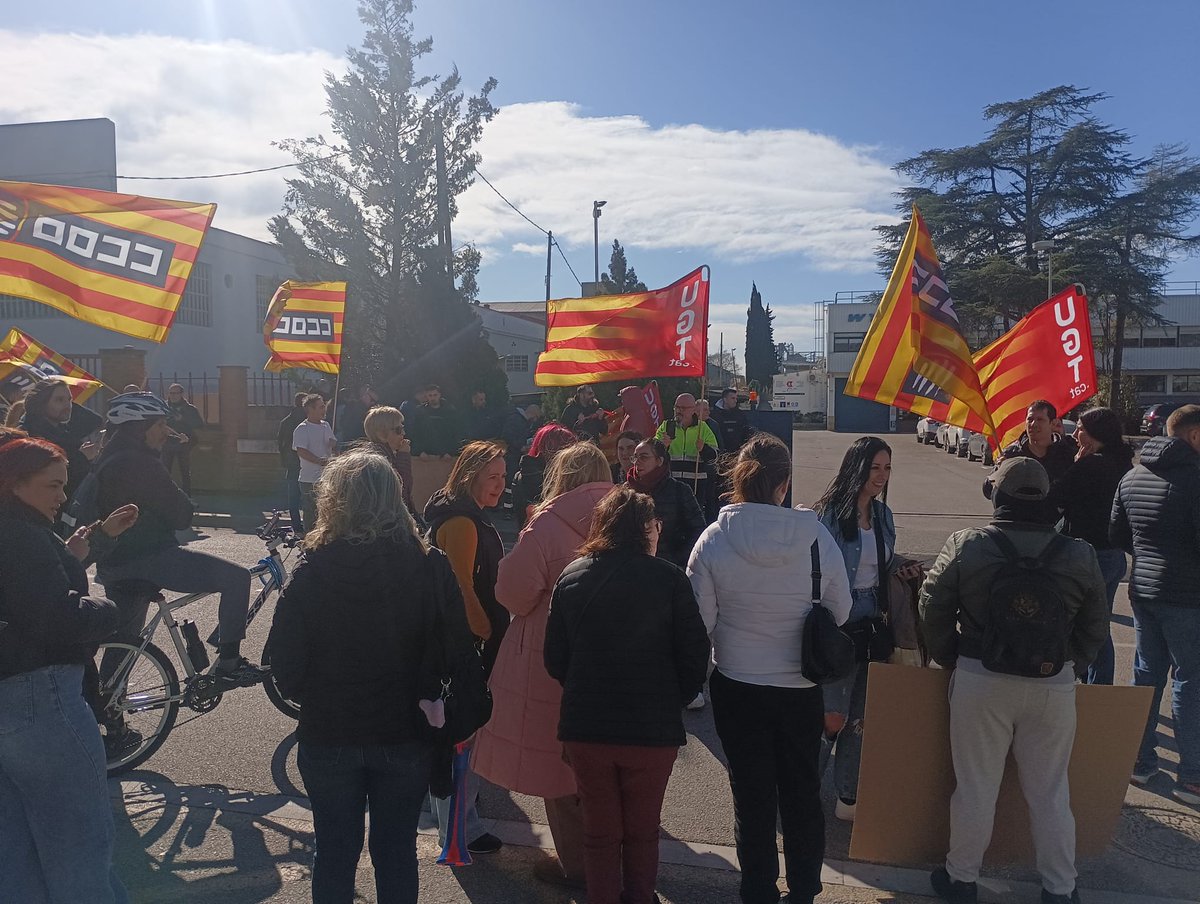 📢 Demà CONCENTRACIÓ CONTRA EL TANCAMENT DE VIDRERIA ROVIRA!

Coincidint amb la primera reunió del període de consultes de l'expedient, exigirem la continuïtat de l'activitat productiva i dels llocs de treball!

#NOalTancament‼️

ccoo.cat/industria/noti…