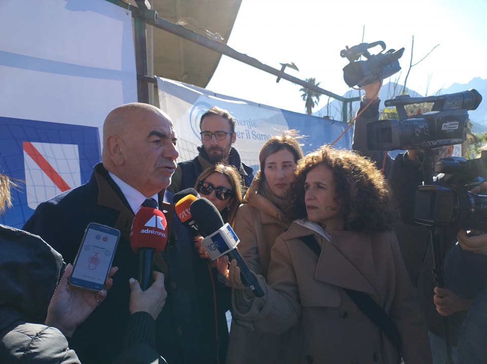 𝗢𝗴𝗴𝗶 𝗲̀ 𝘂𝗻𝗮 𝗴𝗶𝗼𝗿𝗻𝗮𝘁𝗮 𝘀𝘁𝗼𝗿𝗶𝗰𝗮 𝗽𝗲𝗿 𝘁𝘂𝘁𝘁𝗮 𝗹𝗮 𝗖𝗮𝗺𝗽𝗮𝗻𝗶𝗮! Con il Presidente Vincenzo De Luca, celebriamo il completamento del 𝗖𝗼𝗹𝗹𝗲𝘁𝘁𝗼𝗿𝗲 𝗱𝗶 𝗚𝗿𝗮𝗴𝗻𝗮𝗻𝗼, un’opera che cambia il volto del nostro territorio.