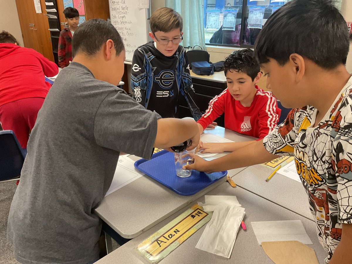 LauraBehrens5's tweet photo. Engineering Challenge- water filtration #burtonexperience https://t.co/HFcCtkgEyZ