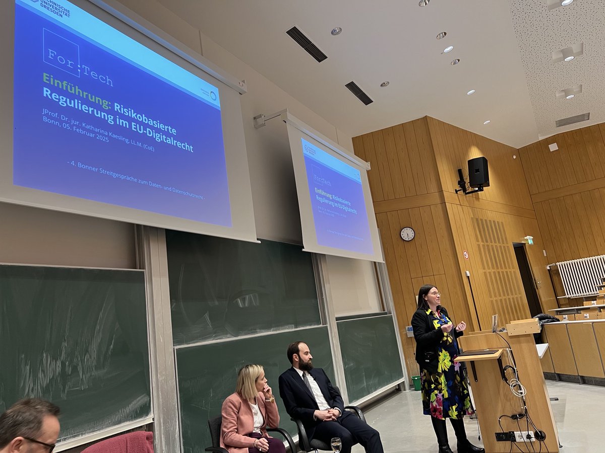 Steve Ritter (@stevejritter) on Twitter photo Bei den Bonner Streitgesprächen zum Datenschutzrecht erläutert <a href="/KKaesling/">Katharina Kaesling</a> jetzt die risikobasierte EU-Digitalregulierung und die dahinter stehenden Regelungsansätze. Bei den Bonner Streitgesprächen zum Datenschutzrecht erläutert <a href="/KKaesling/">Katharina Kaesling</a> jetzt die risikobasierte EU-Digitalregulierung und die dahinter stehenden Regelungsansätze.