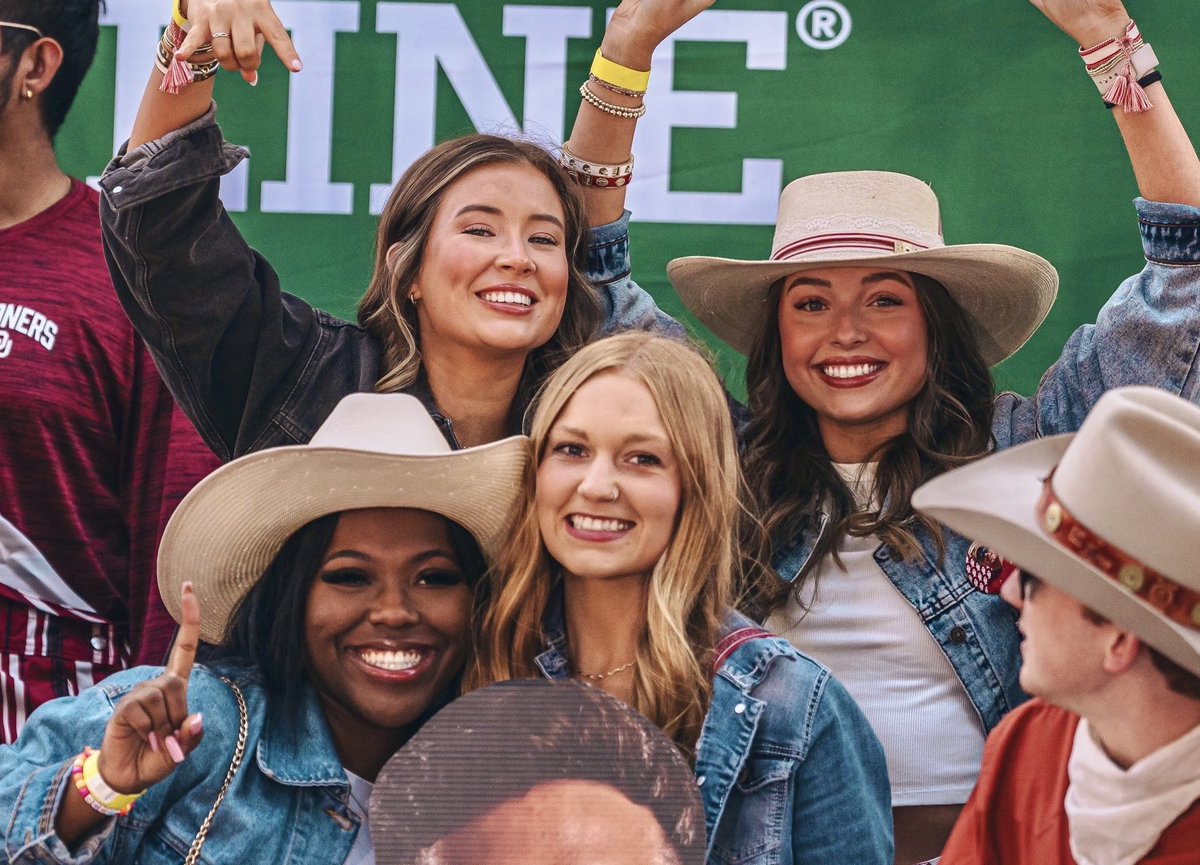 Happy #NGWSD🏈💅🥰 Blessed to have worked with these incredible ladies!