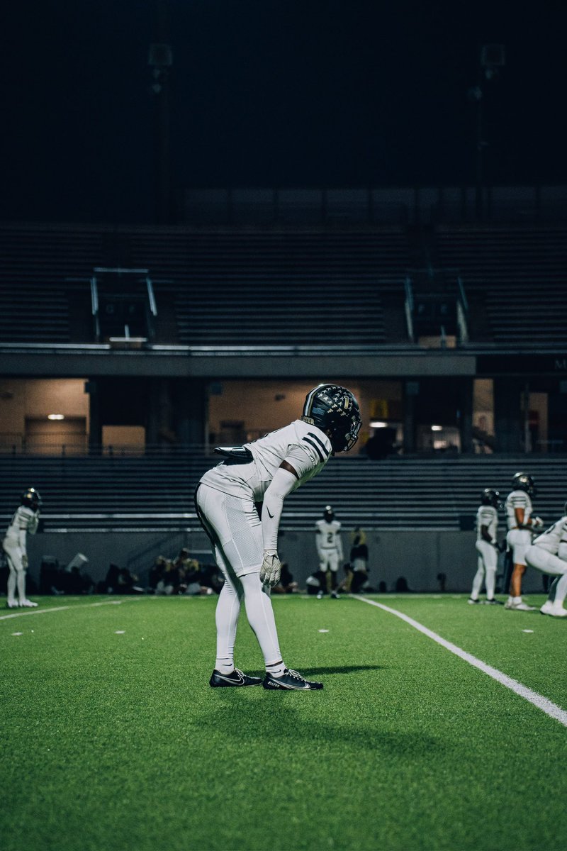 6’1 185Ib S/CB, unsigned sr!