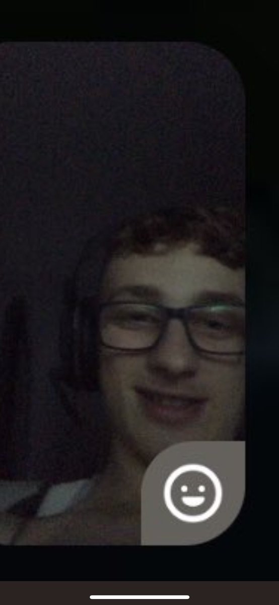 FxggedV2's tweet photo. @cobrakxserr @Surfiaana @MmiIes @GwynR6S @Plutouh__ @RipLycaa @jbizzv_ Didn’t this guy batter you https://t.co/iTbRIA2VvO