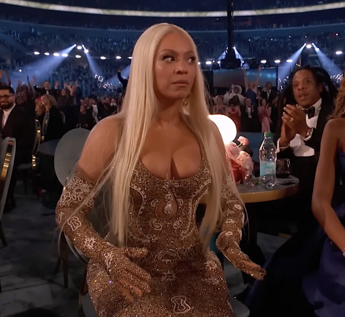 zothebiggest's tweet photo. Me when i’m high and start hearing noises in the house https://t.co/3lVuXN8fD0