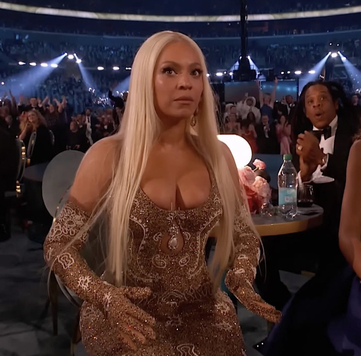 zothebiggest's tweet photo. Me when i’m high and start hearing noises in the house https://t.co/3lVuXN8fD0