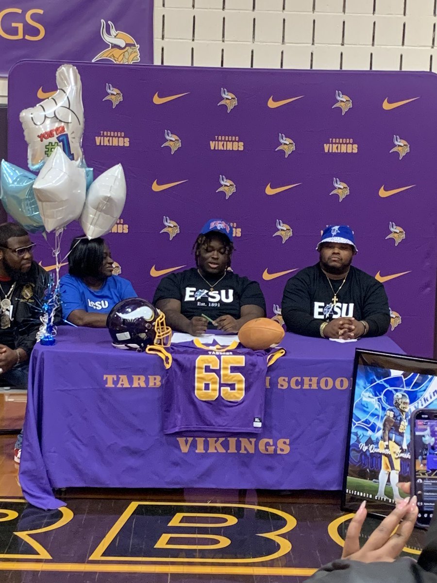 Congratulations to <a href="/Ny2raww77/">Ny’Quaveon Davis</a> on his signing with <a href="/ECSUVikingFBall/">ECSUVikingFootball</a>.