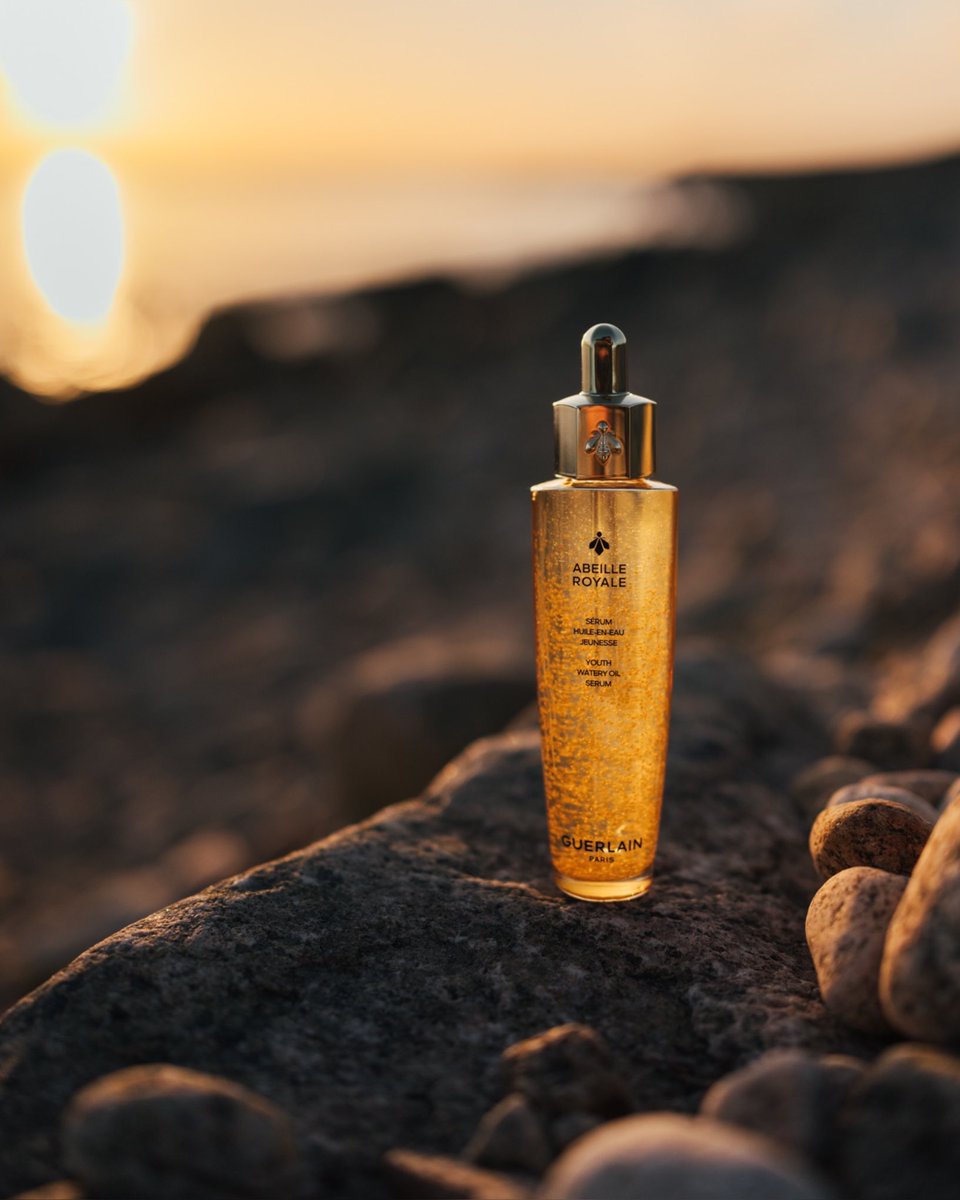Guerlain's tweet image. Honey power, sourced from some of nature’s most unspoilt landscapes.
Guerlain unlocks deep skin repair* in Ireland with new Abeille Royale Youth Serum.

*In the epidermis 

#Guerlain #AbeilleRoyale