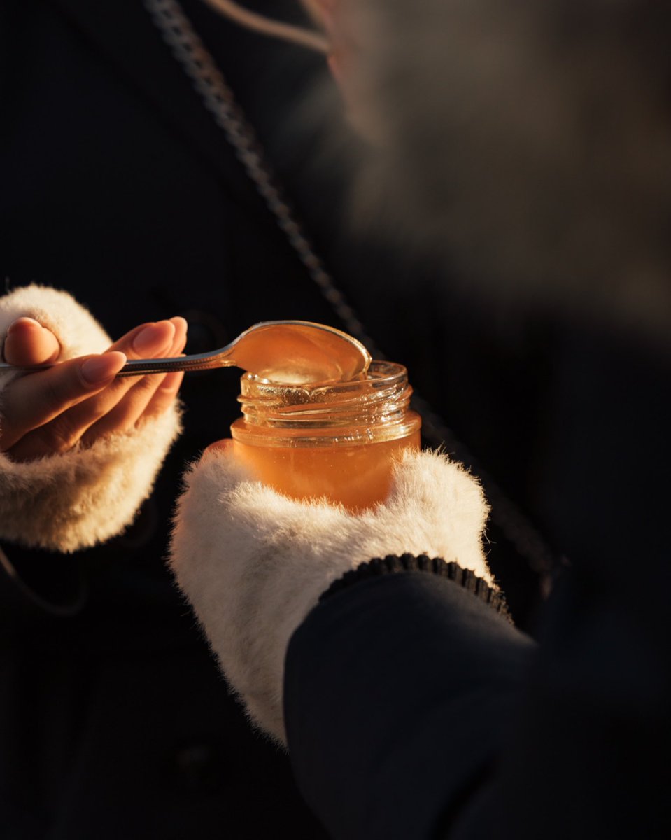 Guerlain's tweet image. Honey power, sourced from some of nature’s most unspoilt landscapes.
Guerlain unlocks deep skin repair* in Ireland with new Abeille Royale Youth Serum.

*In the epidermis 

#Guerlain #AbeilleRoyale