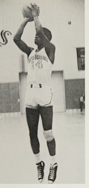 blessinggreg's tweet photo. The Dons Lost a great man yesterday.  A community figure and coach.  Guided many lives!! Rest Easy Oliver.  @RonMFlores 1969 All Channel League as a player. https://t.co/hB7G75dCFE