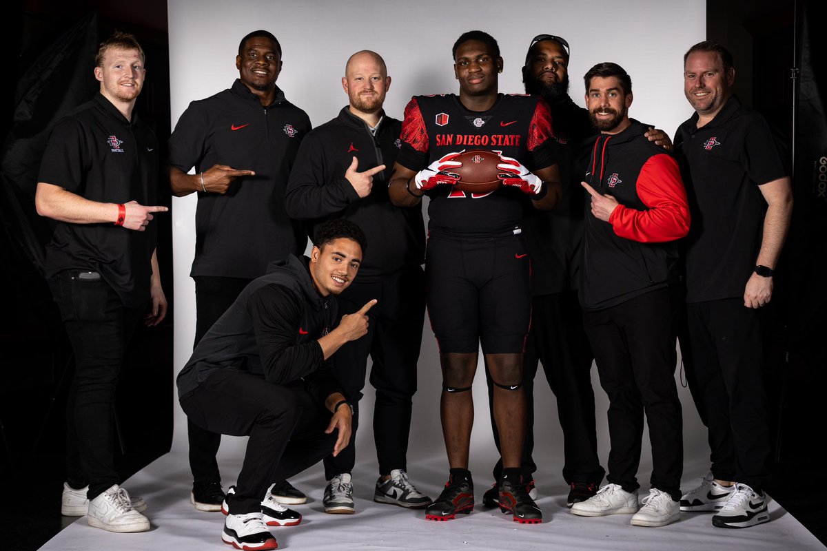 JerryWashin414's tweet image. #goaztecs