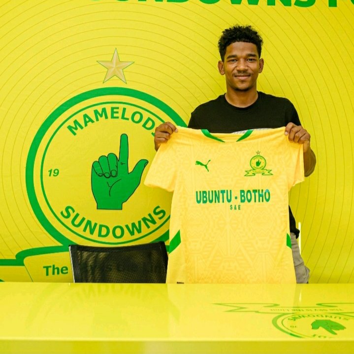 MS_Sharpeville's tweet photo. @Masandawana please announce Jayden Adams again?
#Sundowns ๐ #WelcomeAdams https://t.co/L1bMXuJhxz