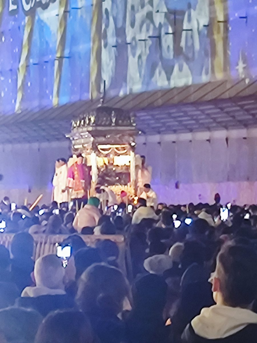 #unnieasanta in p.zza Università #santagata