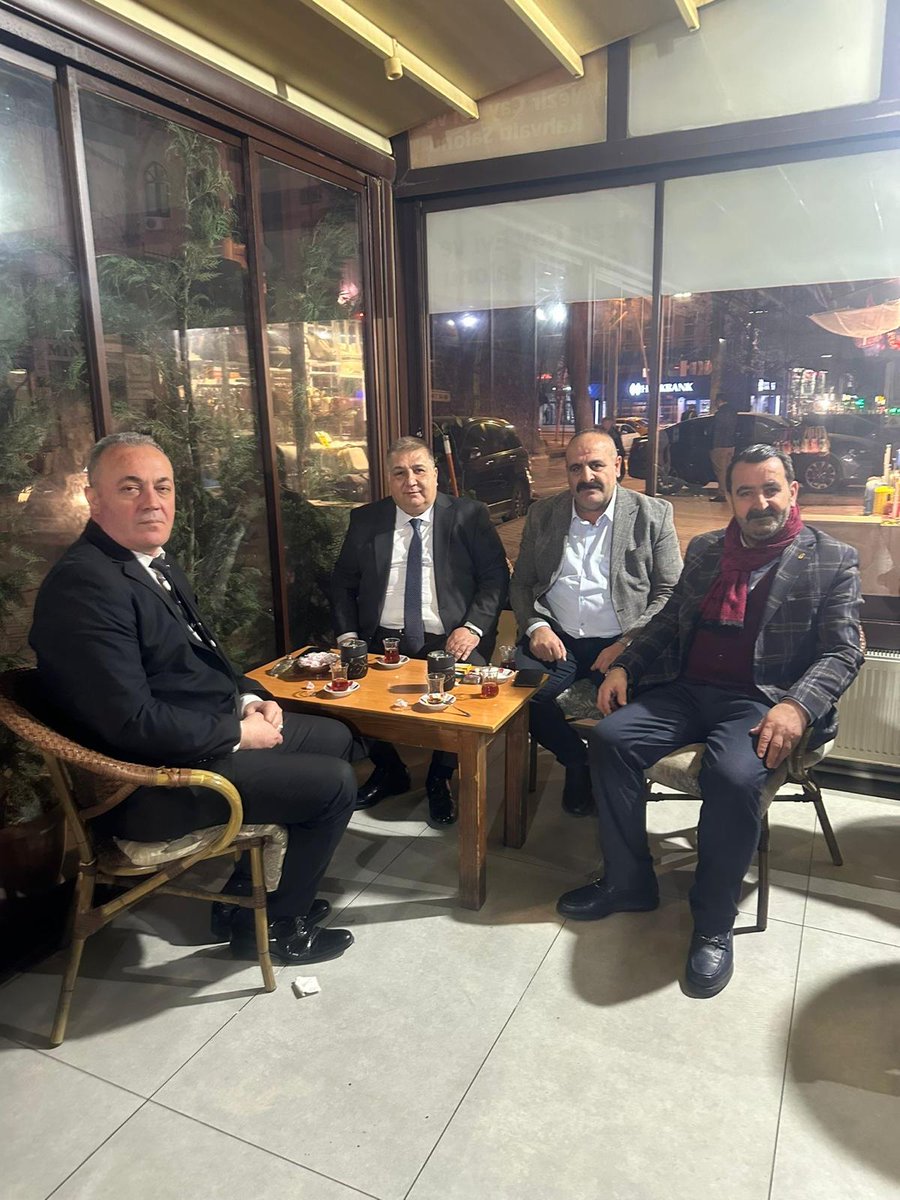 muratagaoglu07's tweet photo. Diyarbakır Kahveciler Esnaf Odası Yönetim Kurulu Üyesi Değerli dostum Nezir Büyüm'ü iş yerinde ziyaret ettim. Değerli dostuma ilgi alakasından dolayı teşekkür ederim.
Hayırlı işler dilerim. https://t.co/kTfHmGuzjH