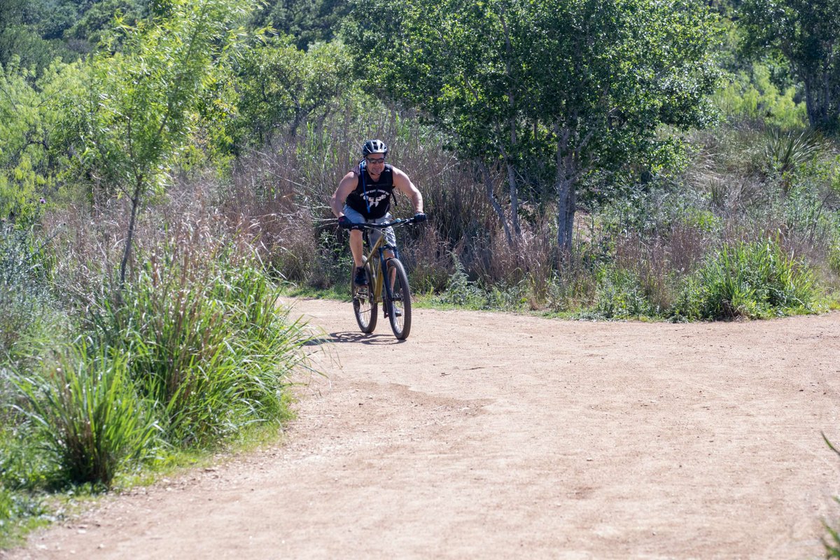 COSAGOV's tweet photo. Prioritize your health and wellness this year by exploring San Antonio’s beautiful parks! Walk, bike, or play your way to a healthier you on our scenic trails and open fields. 🌳🚴♂️
#ExploreSAParks #COSAGov https://t.co/R1mmH4nqhP
