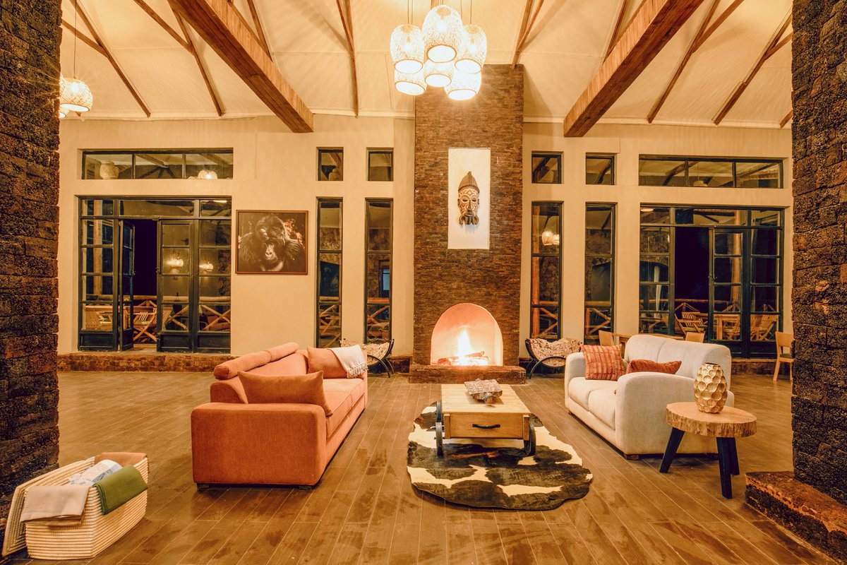 Muyodi_Shakie's tweet photo. Escape to the misty mountains of Uganda and rekindle the flame with your loved ones @KaaraLodge in this month of love.
Surrounded by lush forests,majestic Mountains and the gentle giant of Bwindi,our Lodge offers the perfect setting for a romantic get away,Book now
#ExploreUganda https://t.co/v2if7llwba