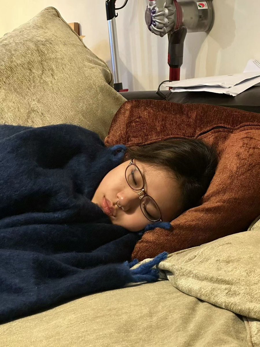 图一：出去装逼
图二：在家睡觉