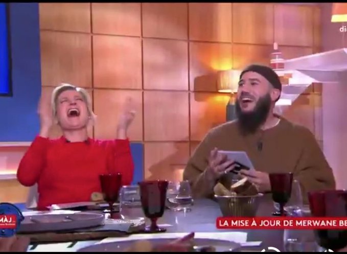 On vient d'apprendre que cette saloperie salafiste a été dégagée de l'antenne.
Je propose qu'il en soit de même pour la nunuche à ses côtés.