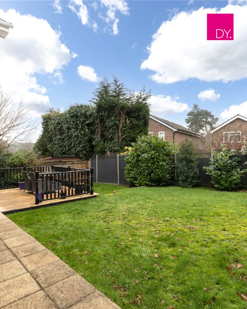 For Sale 🏡 Sylvanus, Bracknell📍

🩷 Wooden Hill Location
🩶 Extended Family Home
🩷 Four Bedrooms
🩶 Superb Condition Throughout
🩷 South East Facing Garden
🩶 Garage &amp; Driveway

Get in touch to find out more and arrange your viewing today!👇🏼

🌐 duncanyeardley.co.uk/property/sylva…
