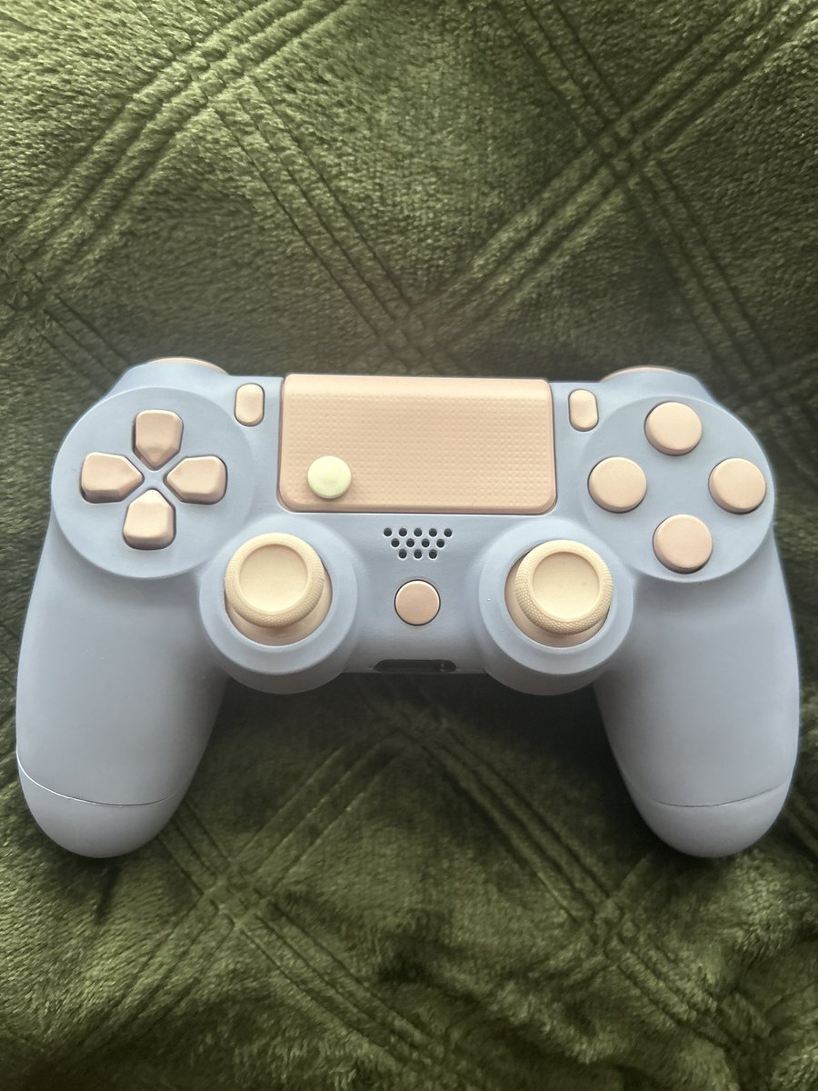 Shoutout to <a href="/T4TurnUp/">zTommy</a> for the new ps4 build. Thing looks insane can’t wait to use it later. If you’re not tappin in with this guy you’re making a mistake. Absolute top tier quality.