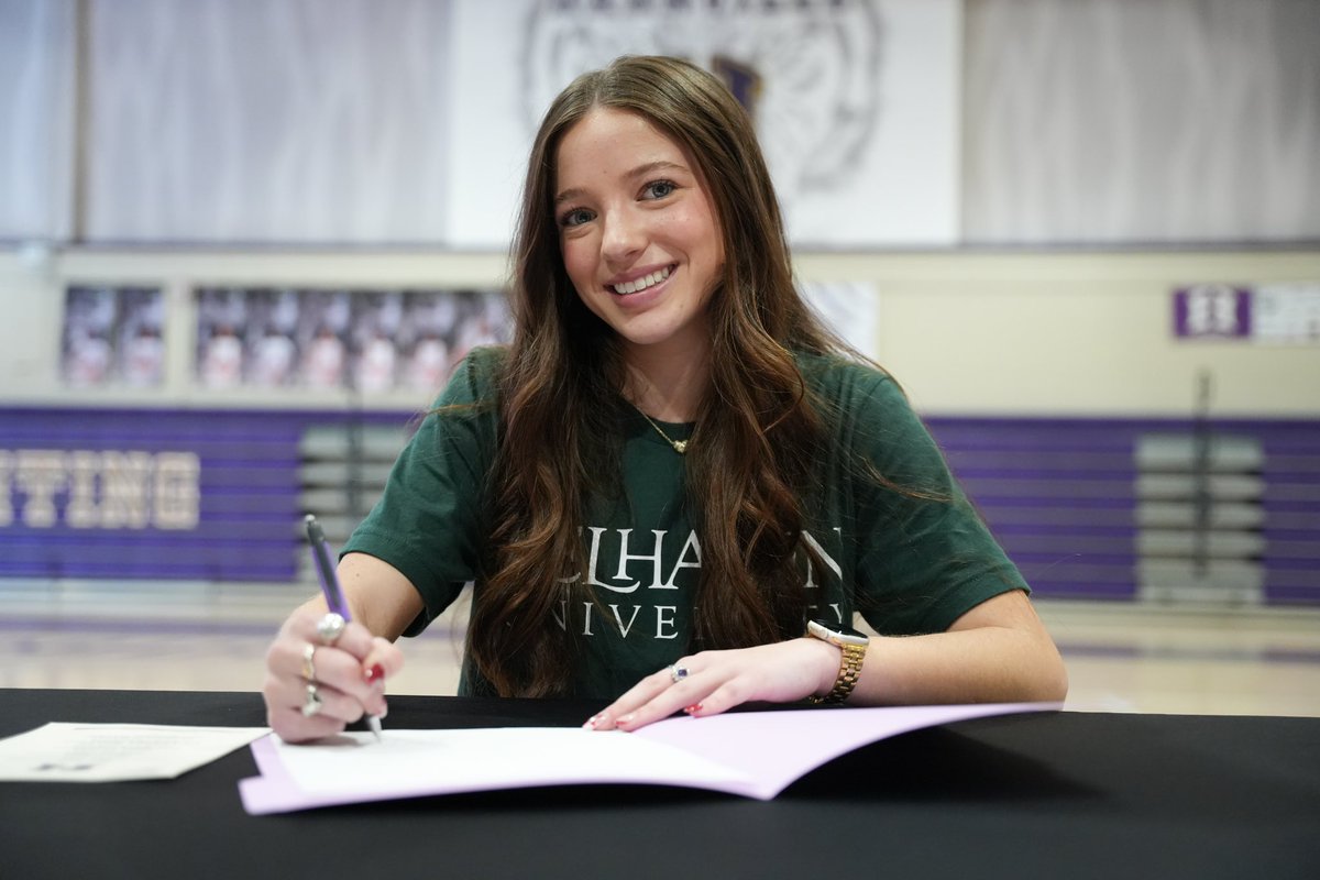 Today is a proud moment for the HHS Athletic Department. Congrats to the athletes who signed to continue their academic and athletic career at the next level! 🐅

🏐 Southern
Signee: Mariah Mott

⚽ William Carey
Signee: Owen Fontenot

⚽ Belhaven 
Signee: Ashlyn DeSoto