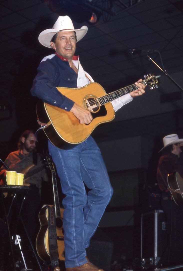 "I gotta get to you 'cause you've sure been getting to me,
Gotta find a way to get to your heart to sweep you off your feet..." #GottaGetToYou