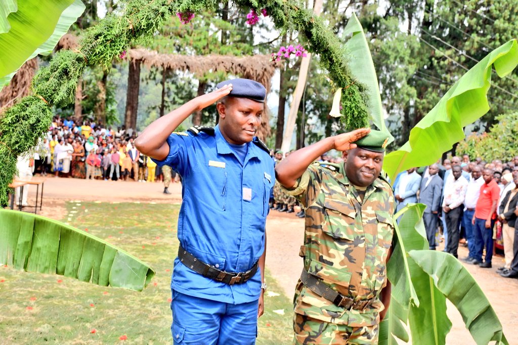 Province Kayanza tweet media