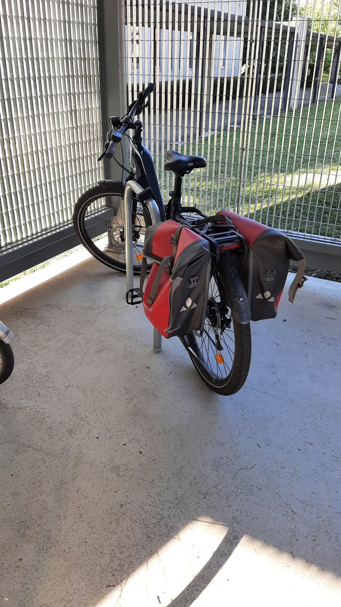 Hanabi63's tweet photo. vélo  haibike électrique,volé cet après midi aux cèzeaux, si jamais vous l'apercevez à @ClermontFd @LaPommequicrok @CyrilCineux @olivierbianchi1 @MarianneMaximi @NicolasBonnet63 @ClrmntMetropole , RT svp https://t.co/3taxB823ta