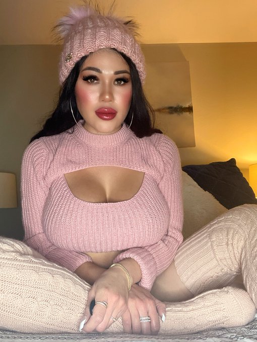 Watch Eden Levine's leaked NSFW photo on TwXstars