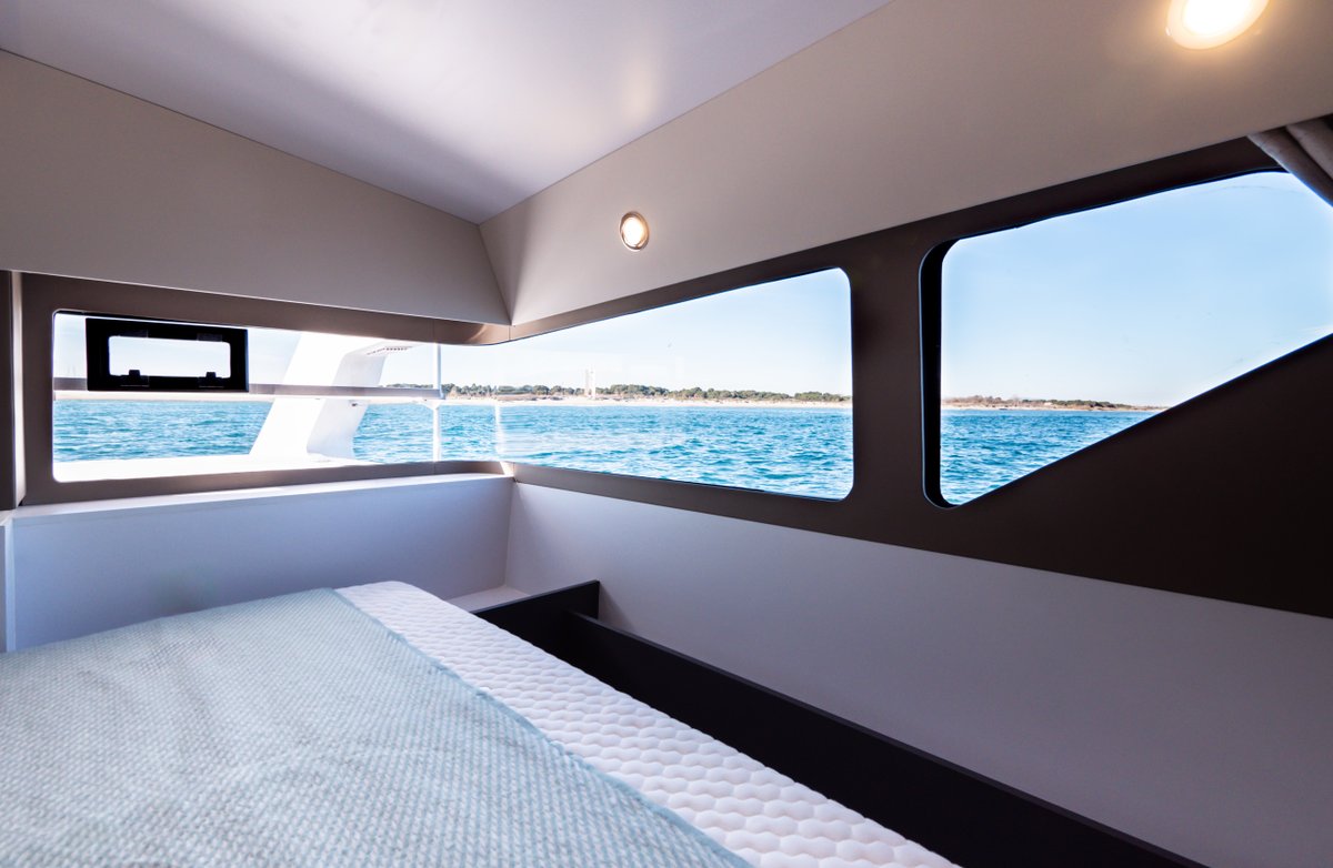 windelocat's tweet image. What a breathtaking view! Welcome aboard a #Windelo owner cabin!
Imagine this when you open your eyes the first thing in the morning? Or a glowing sunset to end a glorious day... which you admire from your bed... dolphins and sea turtles will rock you to sleep!

#windelocatamaran
