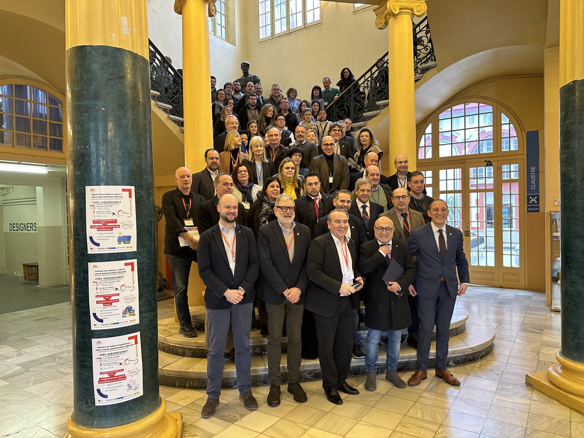 Promo_Economica's tweet image. 📣L’@etlleida es consolida com a Centre d’Excel·lència i referent en formació professional

👉El vicepresident i diputat de @promo_economica, @jordi_verdu, ha participat en l’acte d’inauguració de les noves instal·lacions i projectes

🔗Llegeix la notícia: promocioeconomica.cat/lescola-del-tr…