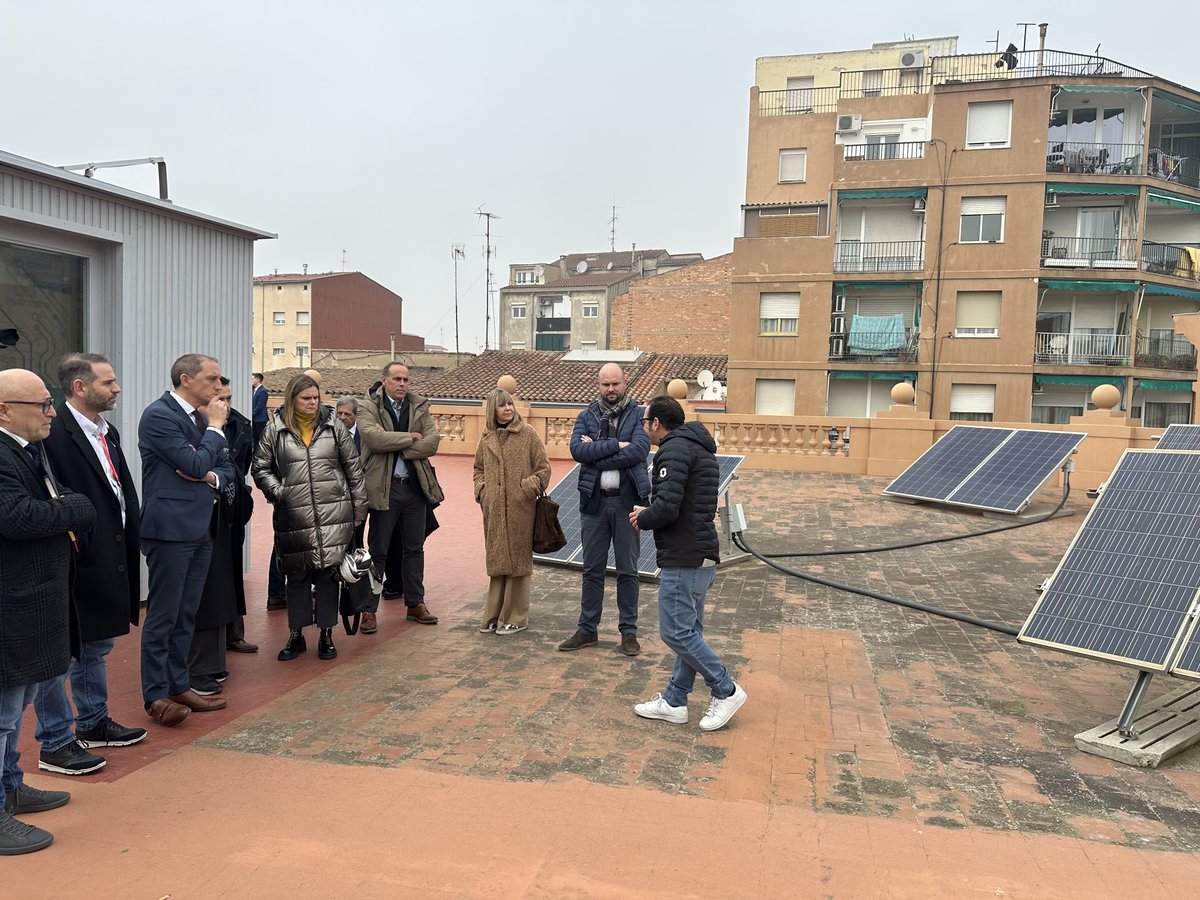 Promo_Economica's tweet image. 📣L’@etlleida es consolida com a Centre d’Excel·lència i referent en formació professional

👉El vicepresident i diputat de @promo_economica, @jordi_verdu, ha participat en l’acte d’inauguració de les noves instal·lacions i projectes

🔗Llegeix la notícia: promocioeconomica.cat/lescola-del-tr…