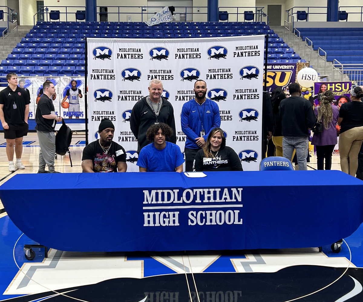 NSD 25’ - Zechariah Washington   
Signing with <a href="/ECUTigersFB/">ECU Tigers Football</a> 
2024 Team Captain 
1st in family to go to college! 

#RECRUITTHEⓂ️ #SportsOpensDoors