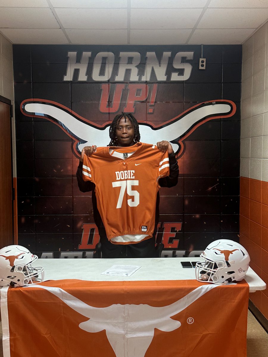 BLINNFBRECRUIT's tweet photo. BOOM!! Welcome to BUCNATION!!
🔵⚪️⚔️🏴‍☠️

Markel Terry
OL 6-4 285
Dobie High School https://t.co/XXCUpDLmAx