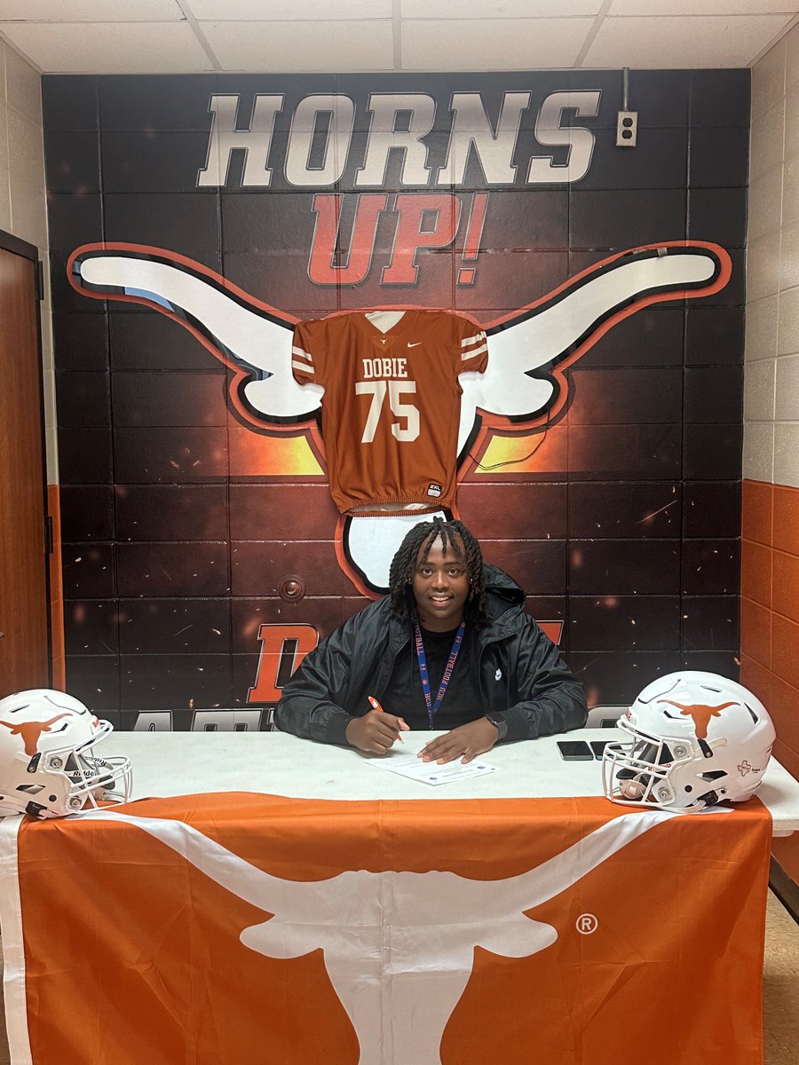 BLINNFBRECRUIT's tweet photo. BOOM!! Welcome to BUCNATION!!
🔵⚪️⚔️🏴‍☠️

Markel Terry
OL 6-4 285
Dobie High School https://t.co/XXCUpDLmAx