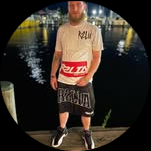 Seppossuck's tweet photo. @WBWSTD @BethesdaSupport @TESOnline Imagine dressing like this at the ripe age of 30, and having the audacity to call someone disturbed. Please grow up, manchild. https://t.co/zohXoHpPgQ