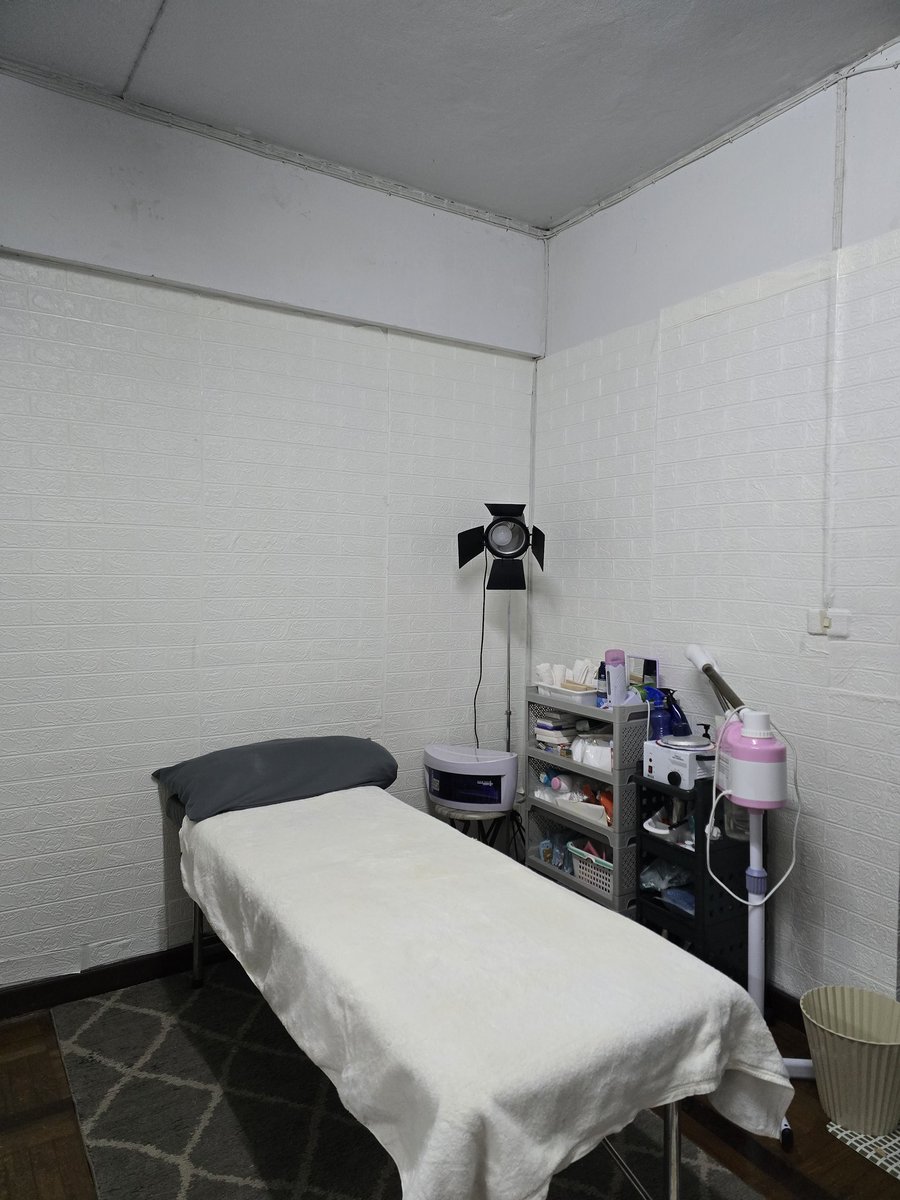 Crazy guy relaxing tweet media