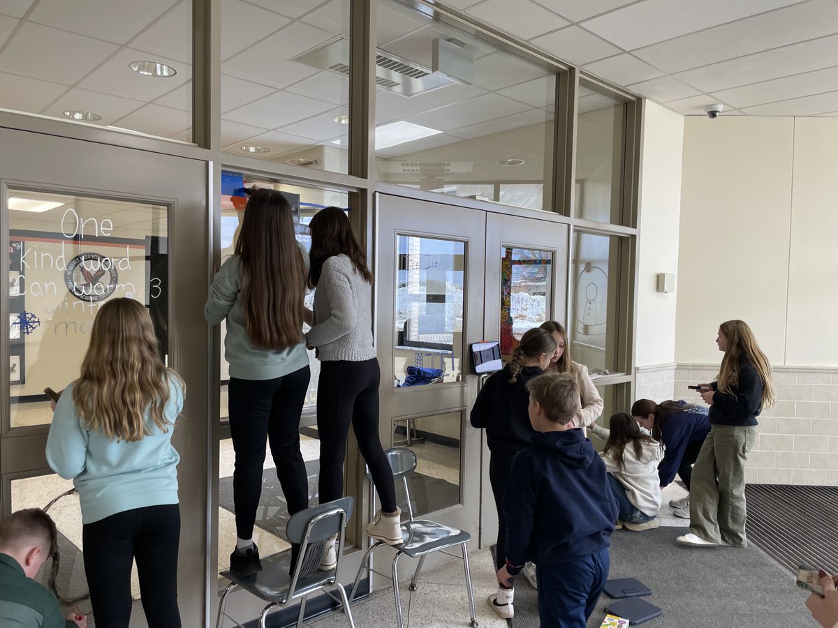 Somerset Junior High’s "Friends of Rachel" club brightened the main entrance with positive messages and artwork! Over two days, they filled the space with words of encouragement to remind everyone that the school is a place of kindness, respect, and support. 💙🎨✨