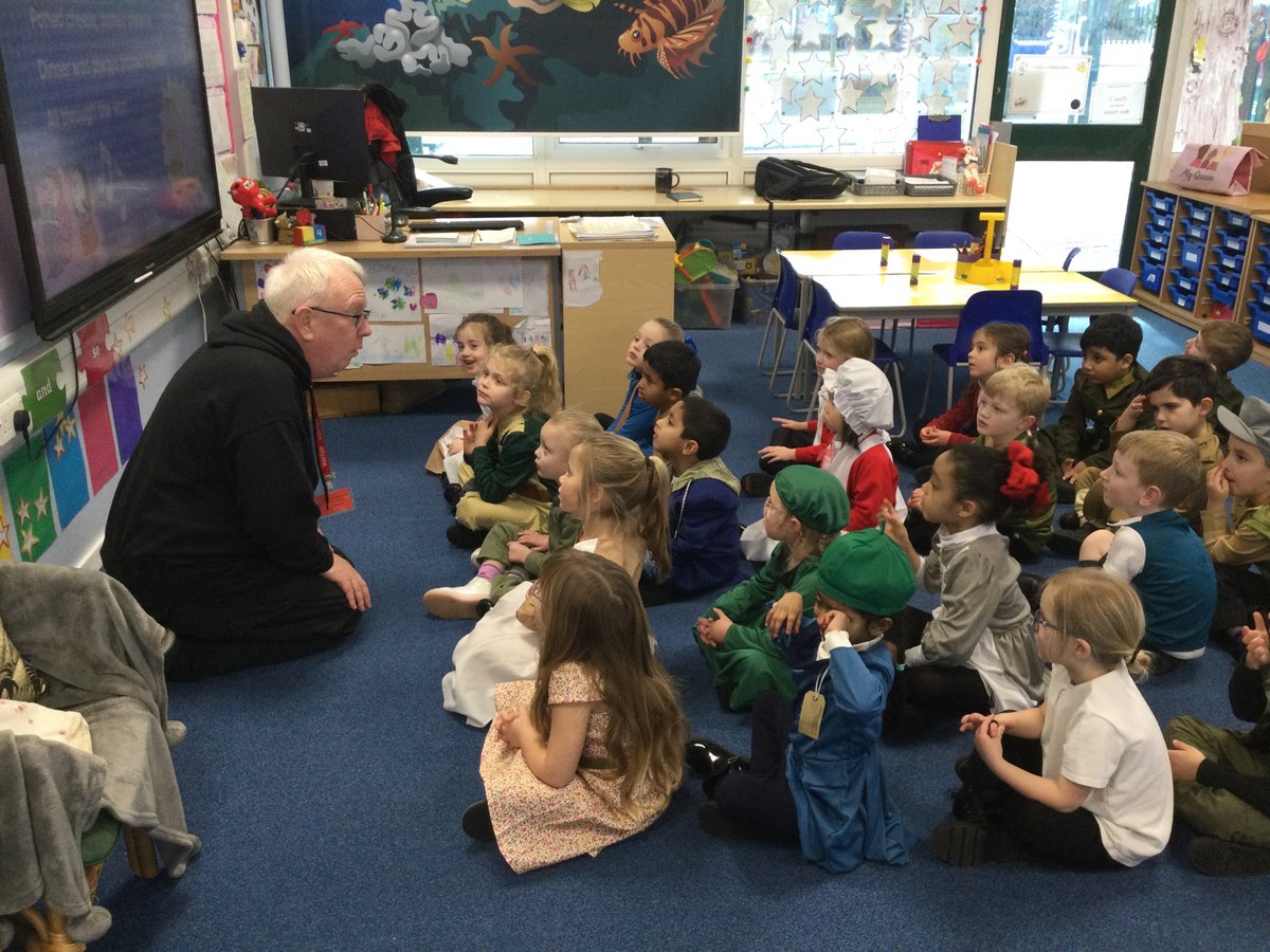 Leechapelsch's tweet photo. Today at Lee Chapel, we celebrated #HistoryWeek and explored facts about WW1 with a fantastic workshop. Our Reception children then used their Maths knowledge to fill the jar with old sweets. 
#LearningIsFun #HistoryWeek #LC https://t.co/nTWEbaoAES