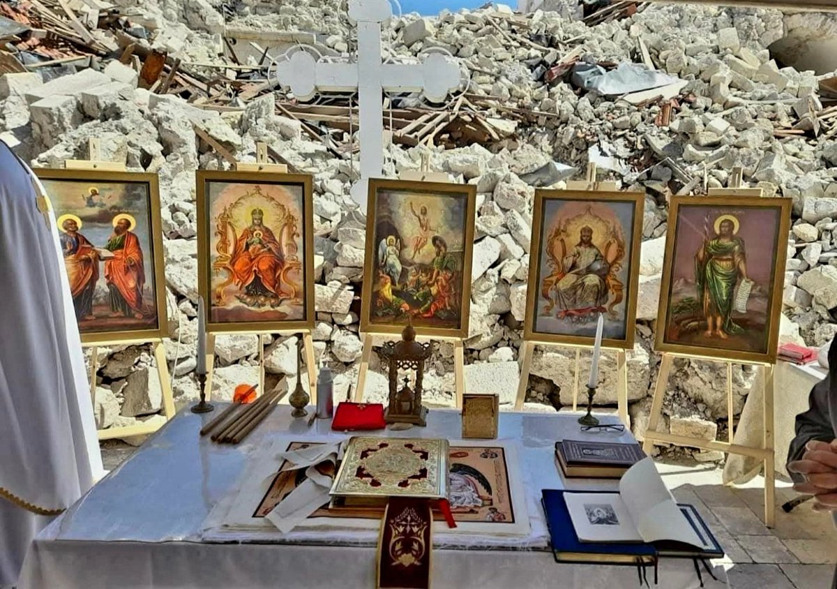 Yarın Hatay'daki kiliselerimizin çoğunda #deprem kurbanlarının ruhları için ayin yapılacaktır. Antakya'daki ayin saat 10.00'da #Antakya Rum Ortodoks Kilisesi bahçesinde gerçekleşecek. Ölenlerimizin ruhları huzur içinde yatsın. Amin🙏