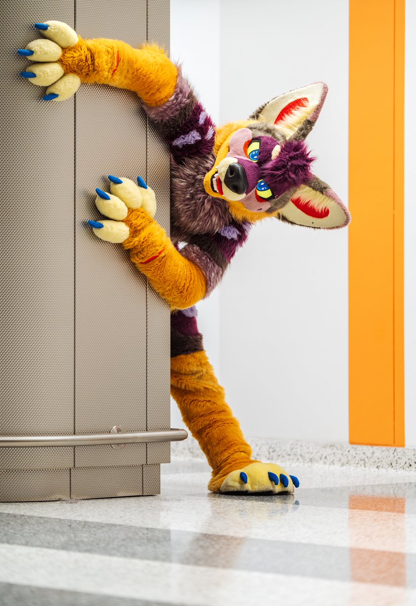 Stellar Antares peeking around the corner - No I'm not calling him stellar, that's their name! Though, they are totally stellar :D