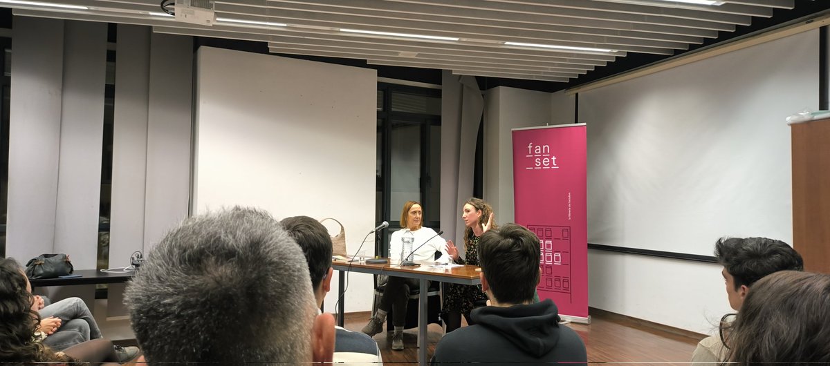 Presentació d'Una carretera sense arbres i Un estiu a la <a href="/fan_set_/">llibreria fan set</a> amb <a href="/gregorisol/">Carme Gregori Soldev</a> i l'autora <a href="/ClaudiaSerraG/">Clàudia Serra</a> 
<a href="/SembraLlibres/">Sembra Llibres</a> <a href="/DialegUV/">Diàleg entre l'Escriptor i els Lectors Joves (UV)</a>