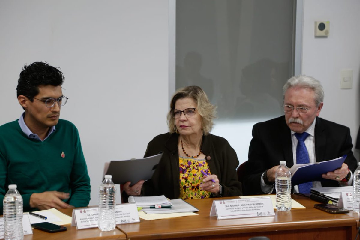 SSaludCdMx's tweet photo. Hoy se instaló el Comité de Vigilancia Epidemiológica con las autoridades de la Secretaria de Salud de la Ciudad de México, la Secretaria @nadgasman, el @IMSS_Bienestar y el Servicio Nacional de Salud Pública de la Ciudad de México. 

El objetivo es supervisar la vigilancia epidemiológica y estrategias en materia de prevención y control de enfermedades en la CDMX.