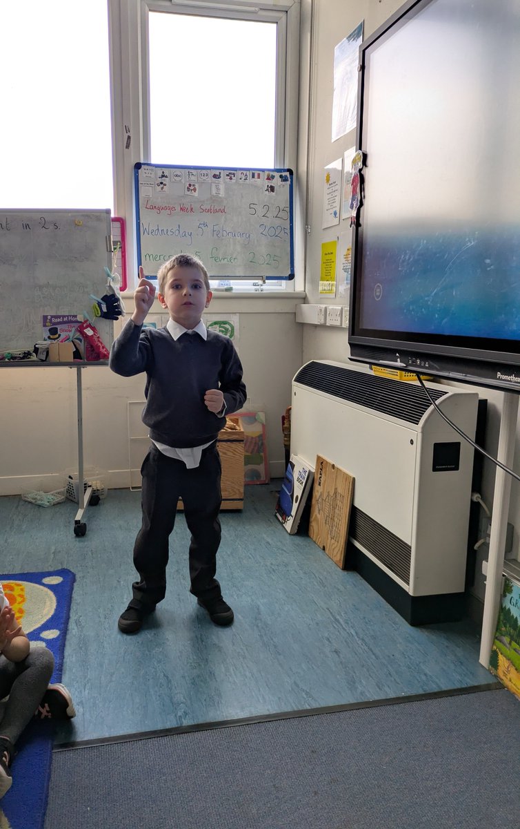 This week during Languages Week Scotland, P1 have been sharing the languages they know and speak at home. We can speak French, Spanish, Polish, Romanian and Bulgarian. We also explored numbers in Tamil.