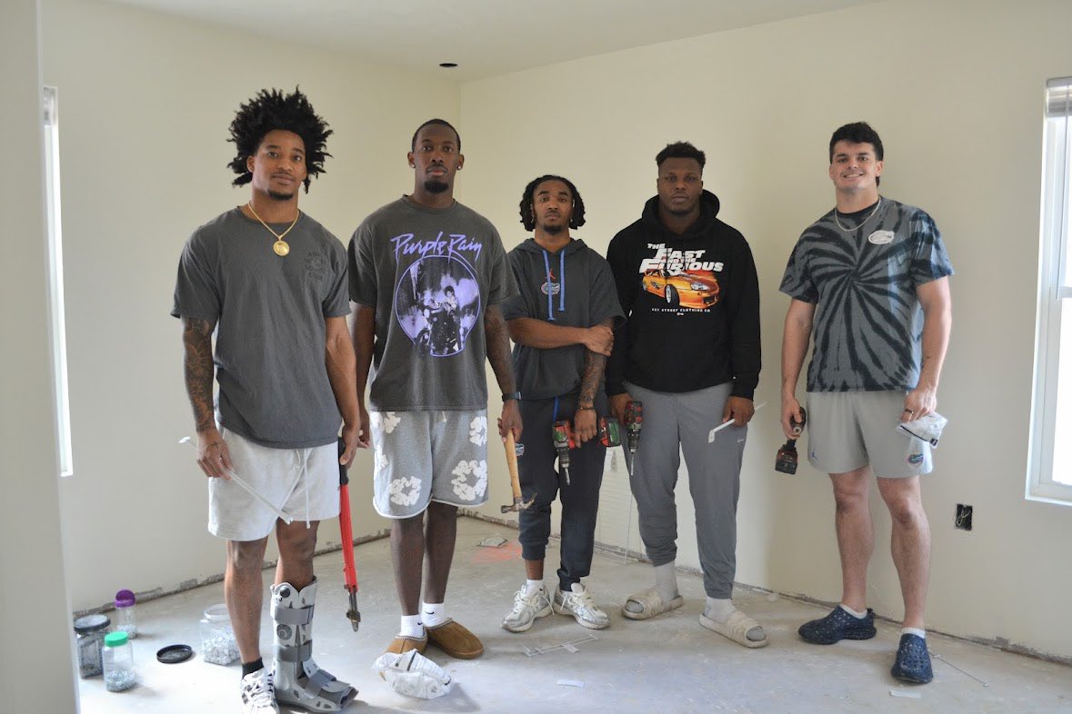 Check out the difference we can make together today! Join us: alachuahabitat.org/volunteer @FL_Victorious #FVFoundation