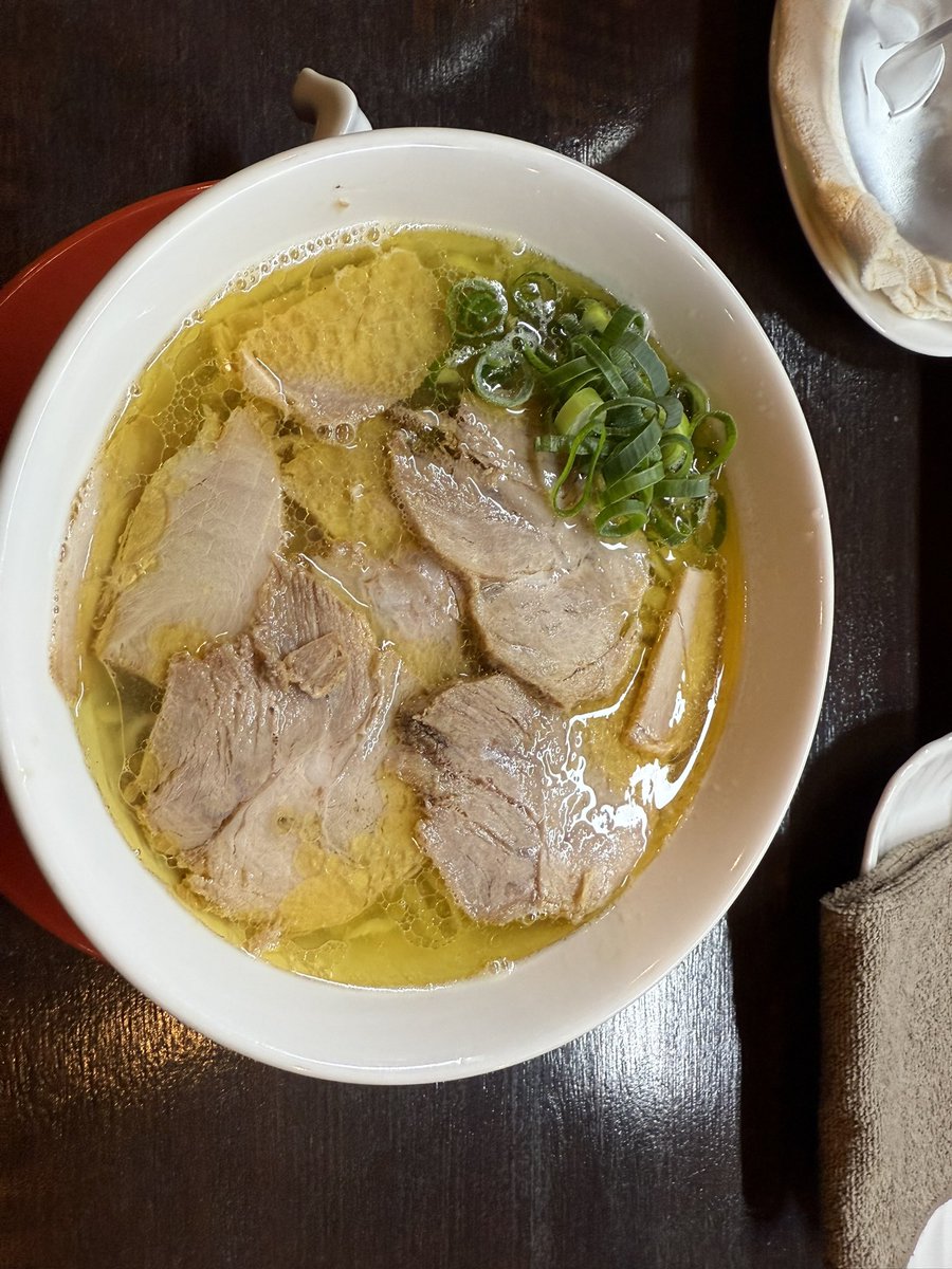 おはようございます。
TVの影響で朝ラーメン。
美味かった！
