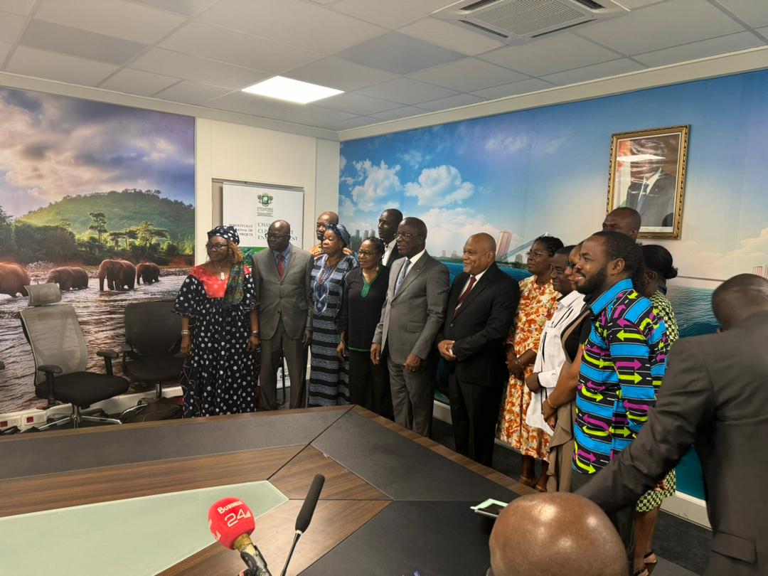 EBAFOSAci's tweet image. l&apos;OI-REN et le Ministère de l&apos;Environnement, du Développement Durable et de la Transition Écologique (MINEDDTE) ont signée une Convention visant à lutter contre les changements climatiques et à mobiliser les fonds climatiques. 
EBAFOSACi et le ROSCIDET y étaient.
#Climat #sdg