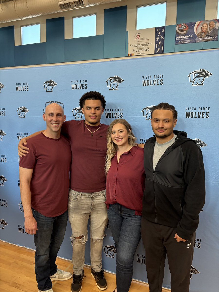 Long hours of grinding in the shadows, overcoming doubters and the adversity have led you to what Gods plan is for you. Congratulations <a href="/ZayStevens/">Zayden Stevens</a> on following through with the goals you set for yourself! Works not done! <a href="/HamlineFootball/">Hamline Football</a>