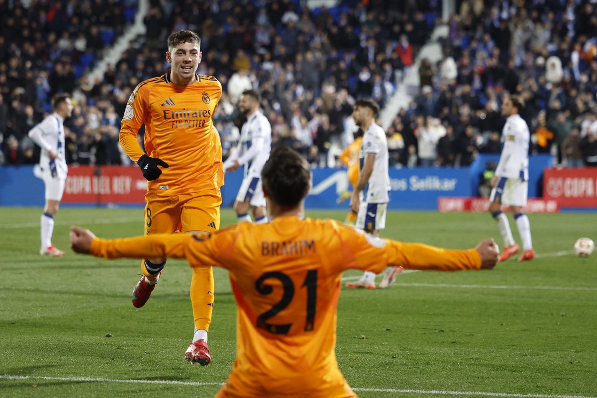 Brahim's tweet photo. 🔜 ¡Estamos en semis! ¡Hasta el final! #HalaMadrid 🤍 https://t.co/sV8sMrtSlc