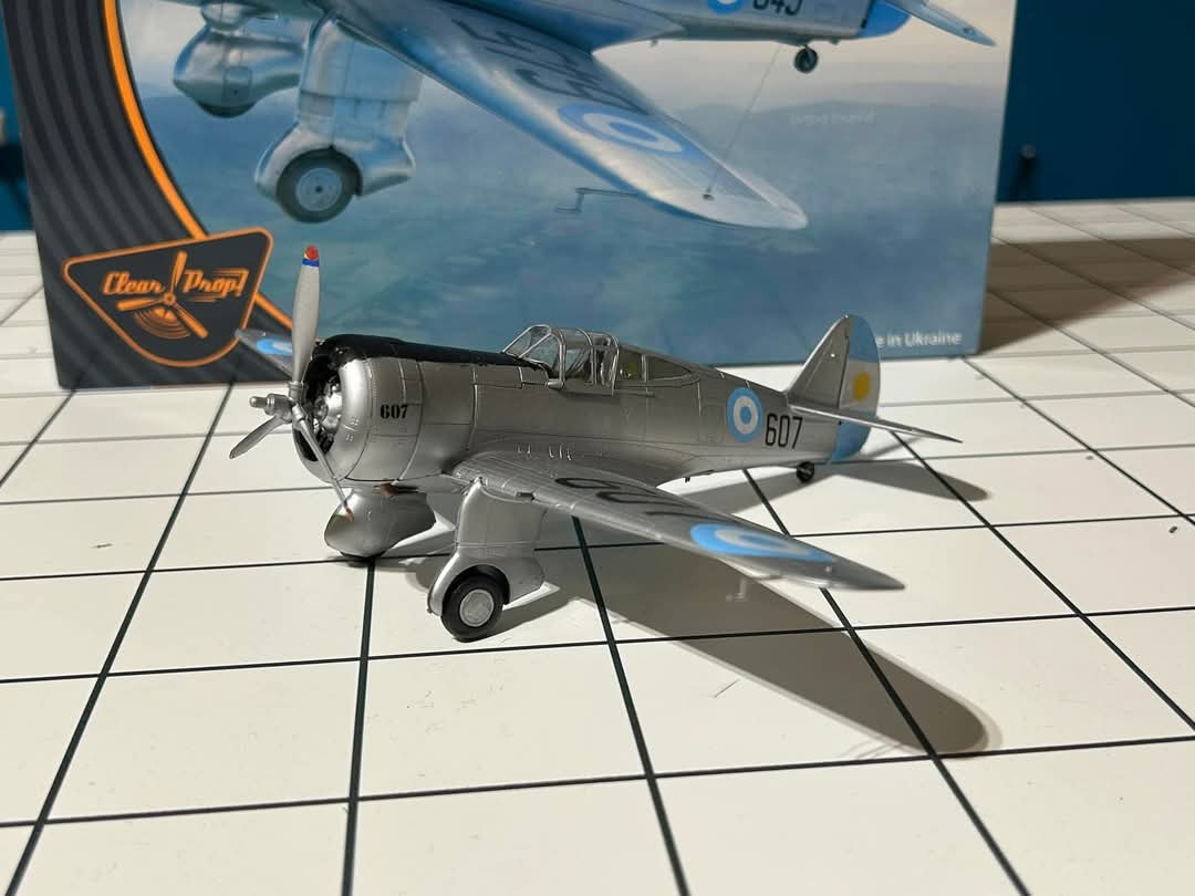 AchtAcht3's tweet photo. 【メーカー応援】
#Clearprop の作品紹介！Kaja Pelc氏の作品は1/48 H-75O カーチス・ホークのアルゼンチン空軍所属機。国籍マークが爽やかに見えますね。自社の製品でモデラーさんが楽しんでくれるのが本当に嬉しいとコメントしています。
#StandWithUkraine️ https://t.co/VcJCbHAuf2