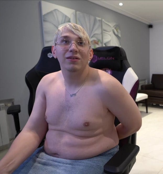 neyiturro's tweet image. lo mal q la paso cuando me sacan una foto con la cámara trasera y m la muestran xq salgo literalmente igual q brunenger